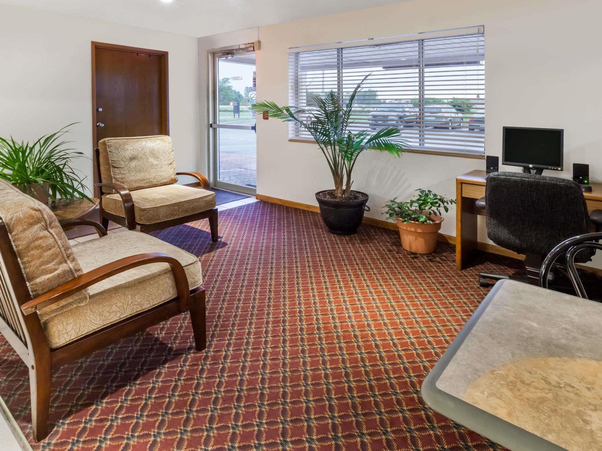 Hotel Super 8 By Wyndham Ionia Mi Exterior foto